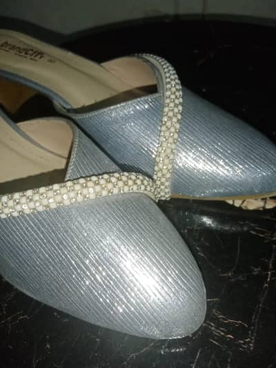 brandnwew city. . comfortable heels size 8