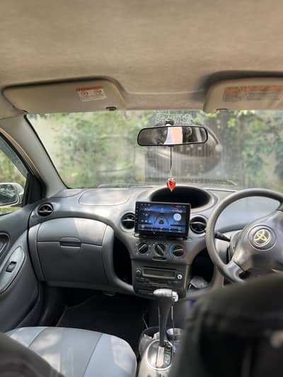 Toyota  vitz