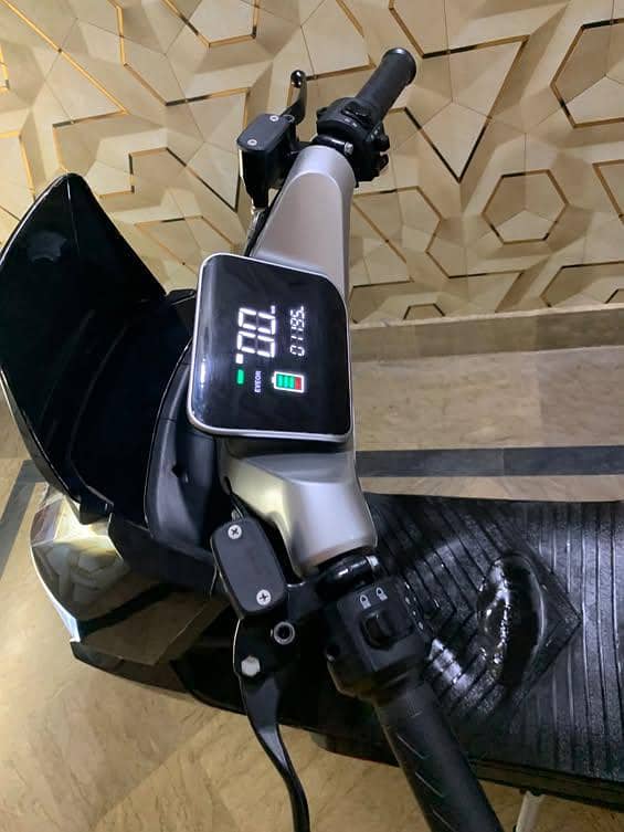 Scooty 6