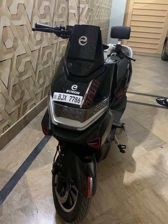 Scooty 8