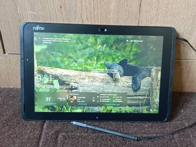 Fujitsu Windows Tablet 4GB 128GB with Stylus Pen