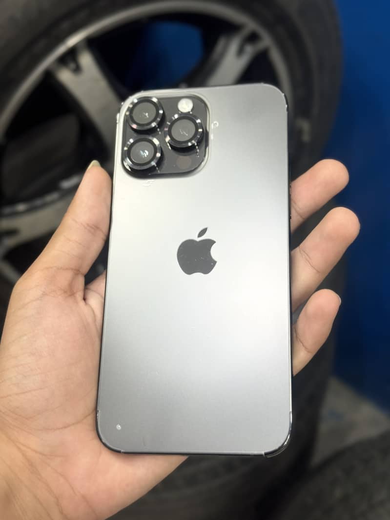 Apple iPhone 14 Pro Max 1