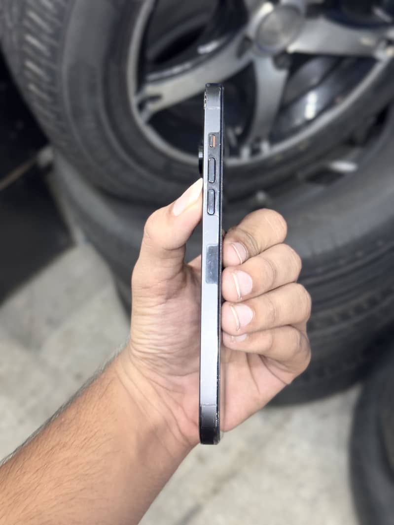 Apple iPhone 14 Pro Max 2