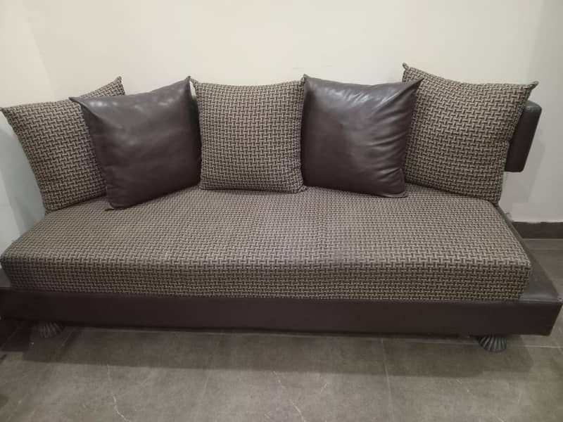 6 seater sofa 0