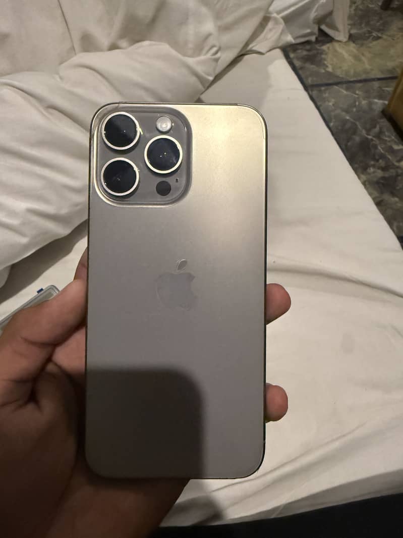 Apple iPhone 15 Pro Max 0