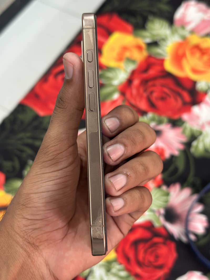 Apple iPhone 16 Pro 5