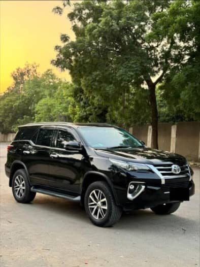 Car Rental Karachi | With/Without Driver | Daily & Monthly | in karac