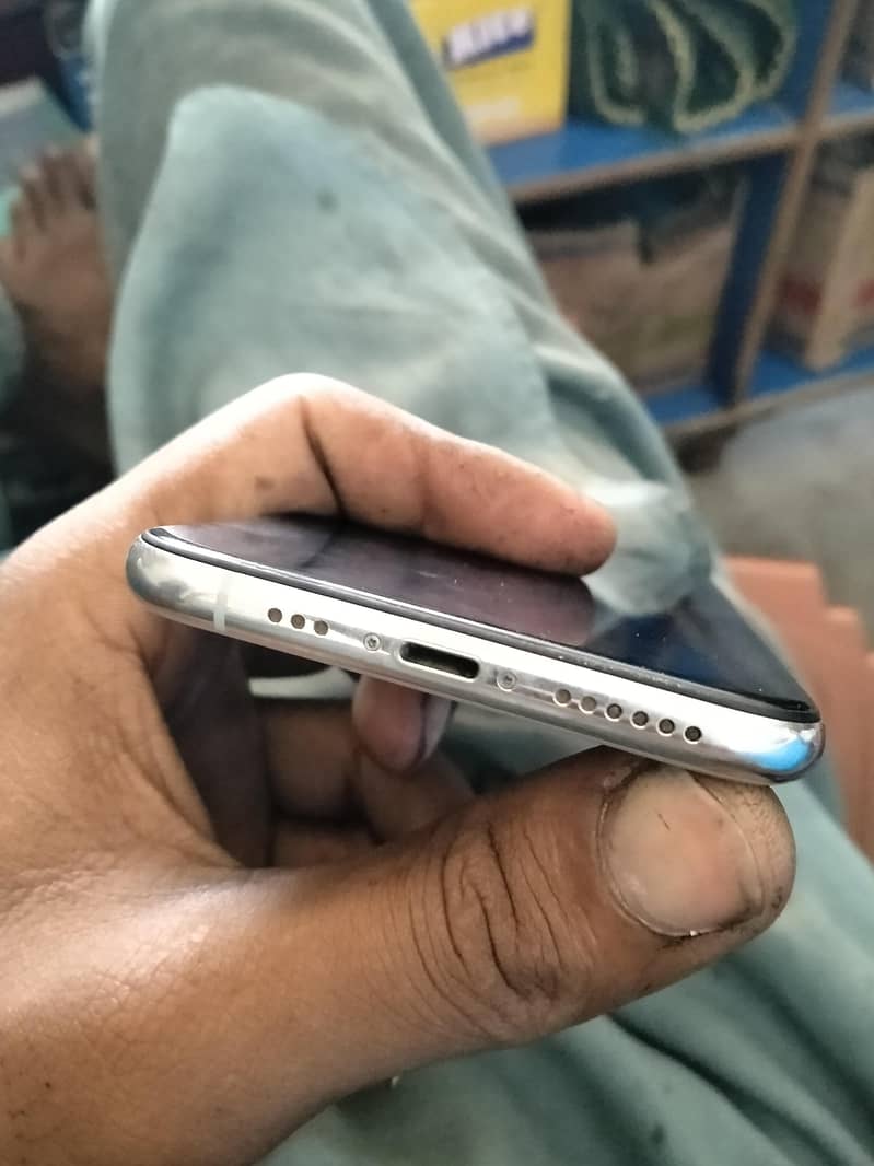 Apple iPhone XS 1