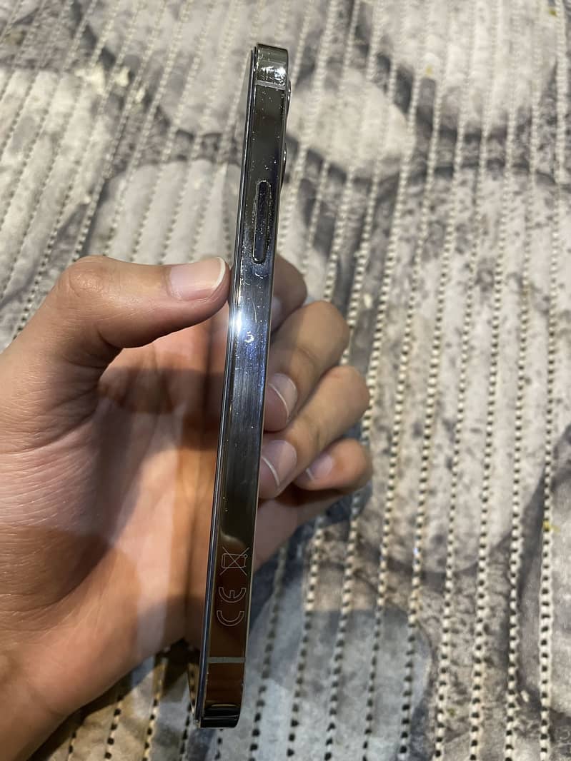 iPhone 12 Pro 10/10 3