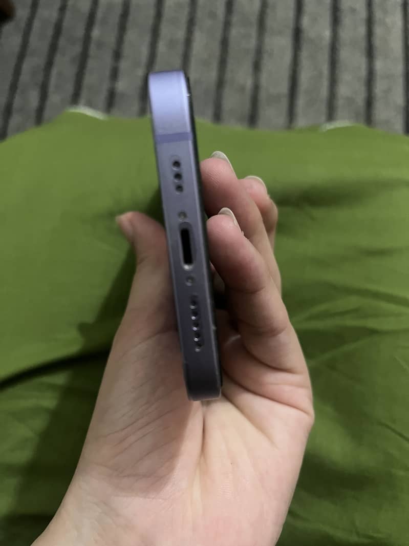 Apple iPhone 12 0