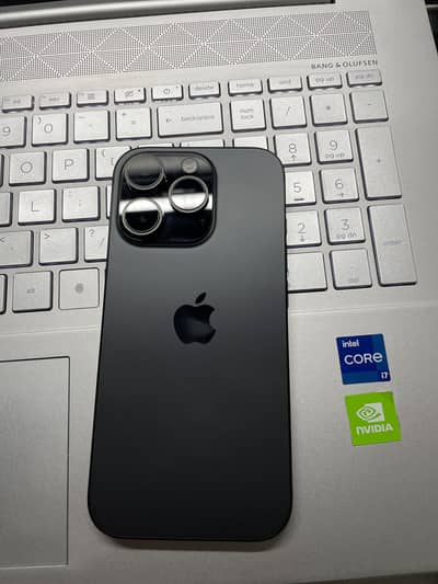Apple iPhone 16 Pro jv