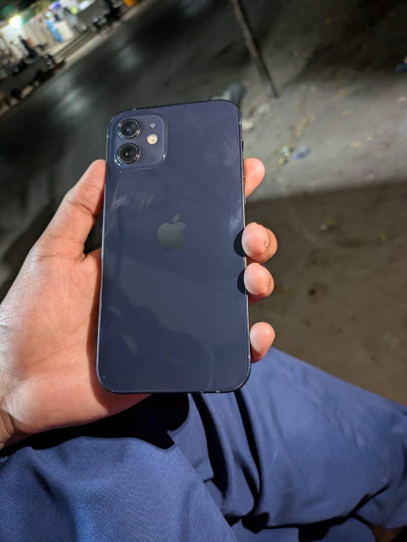Apple iPhone 12 1