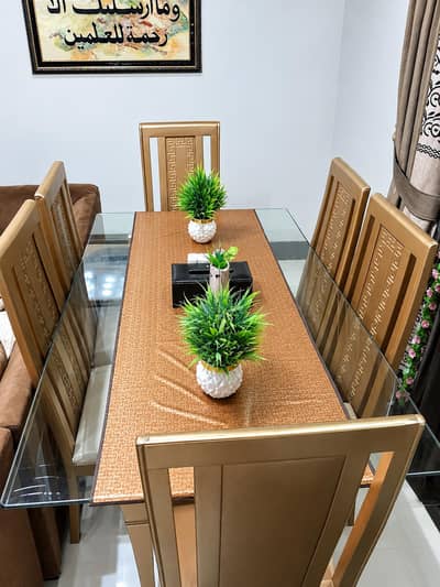 Beautiful  Luxury Dinning For sale Bahria Town Lahore