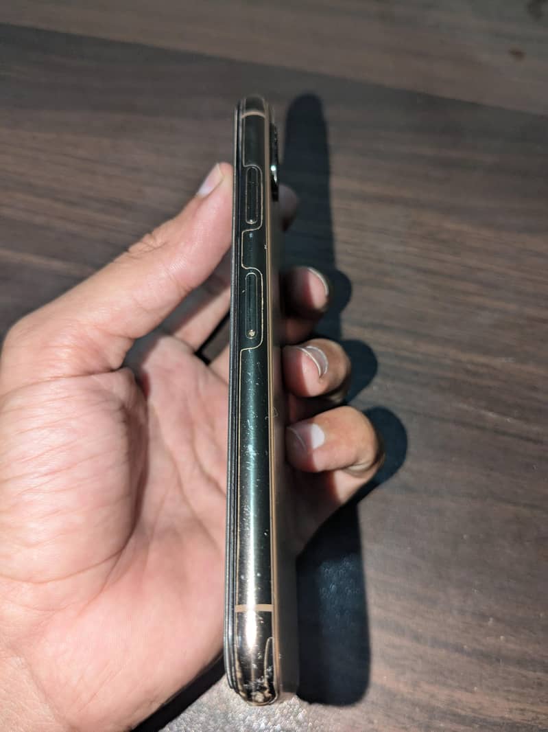 Apple iPhone XS 3