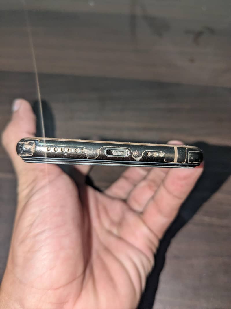 Apple iPhone XS 6