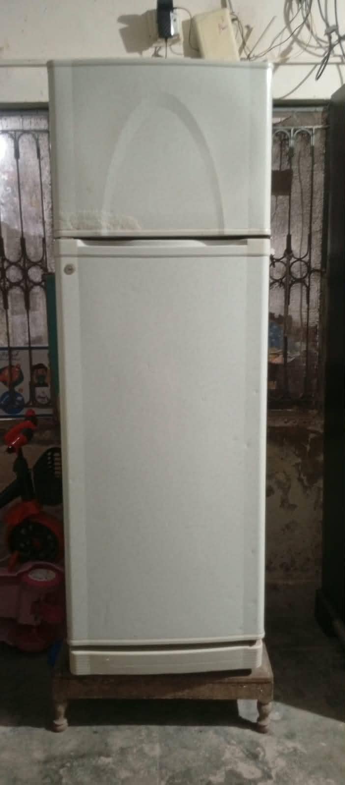 Fridge with stablizer 0