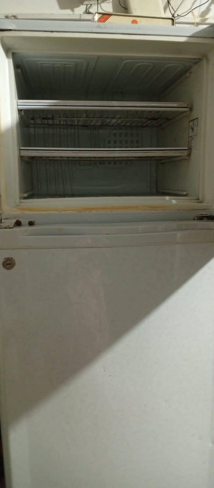 Fridge with stablizer 1