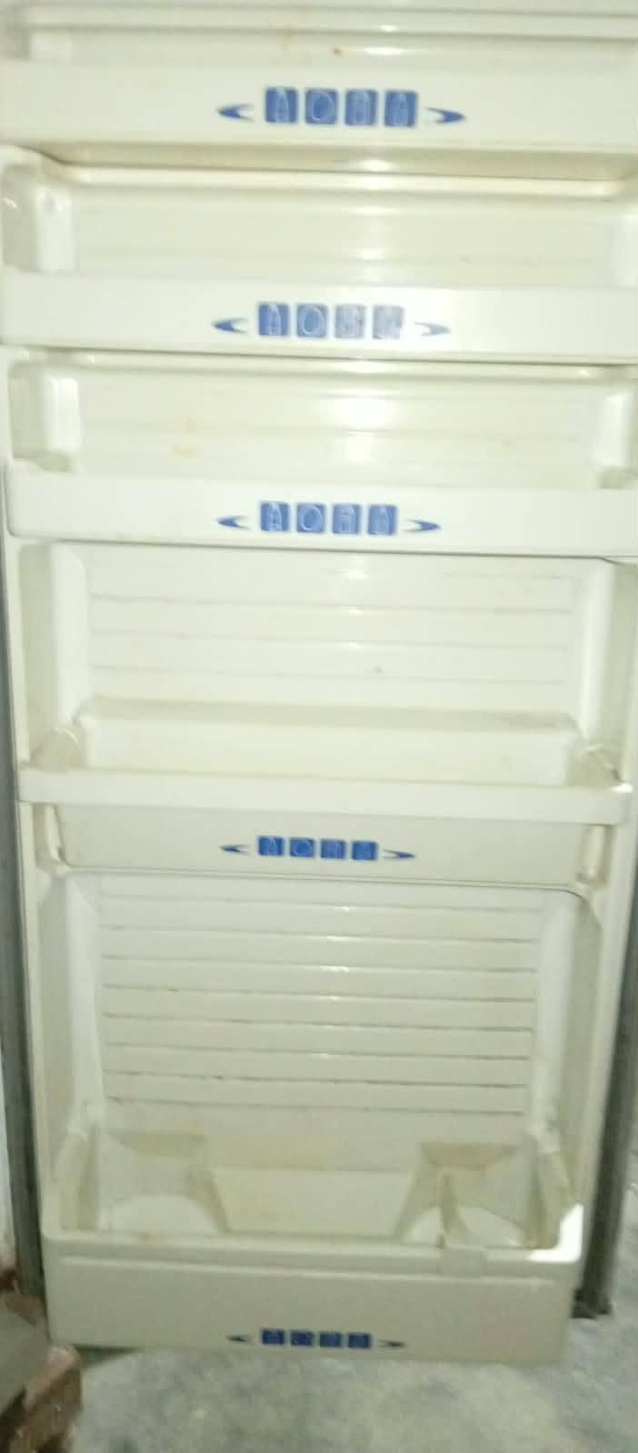 Fridge with stablizer 3