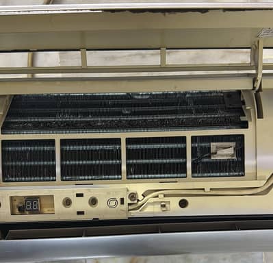 Dawlance Split Air Conditioner 1. Ton (Non-Functional)