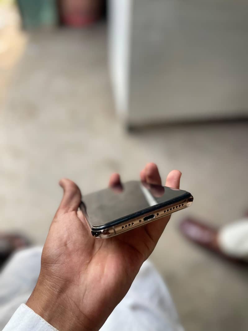 Apple iPhone X 2