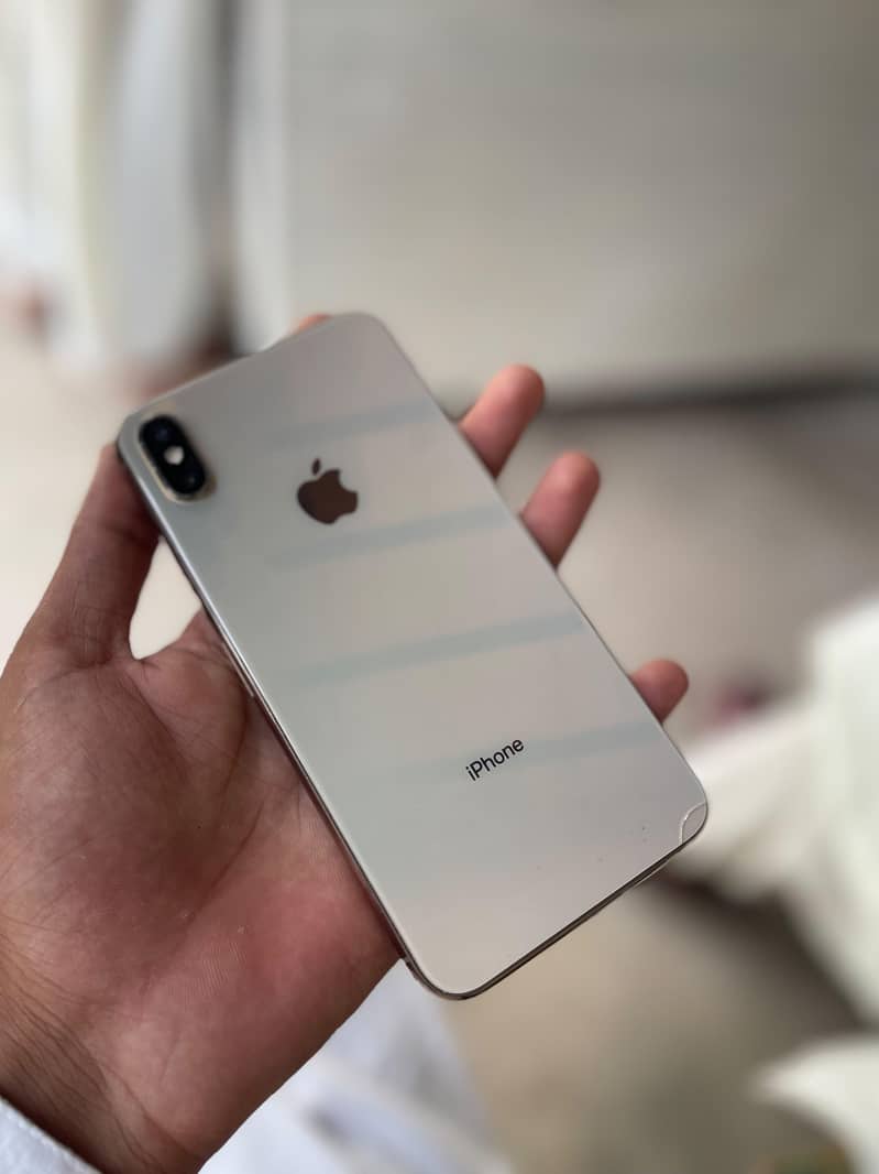 Apple iPhone X 4
