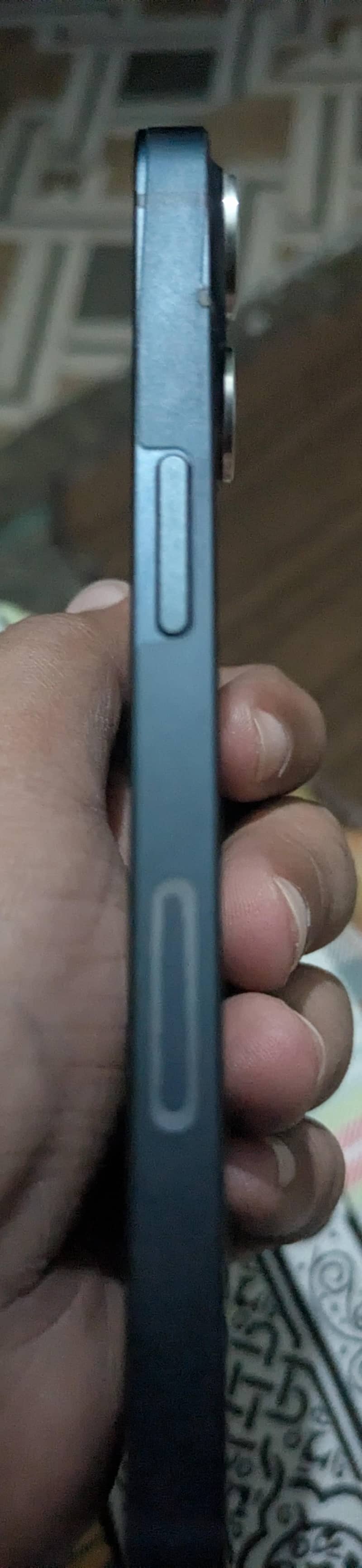 Apple iPhone 13 5