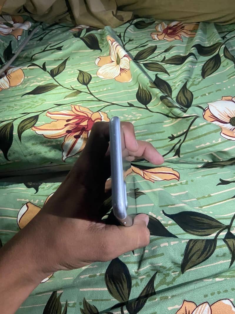 Apple iPhone 7 Plus 5