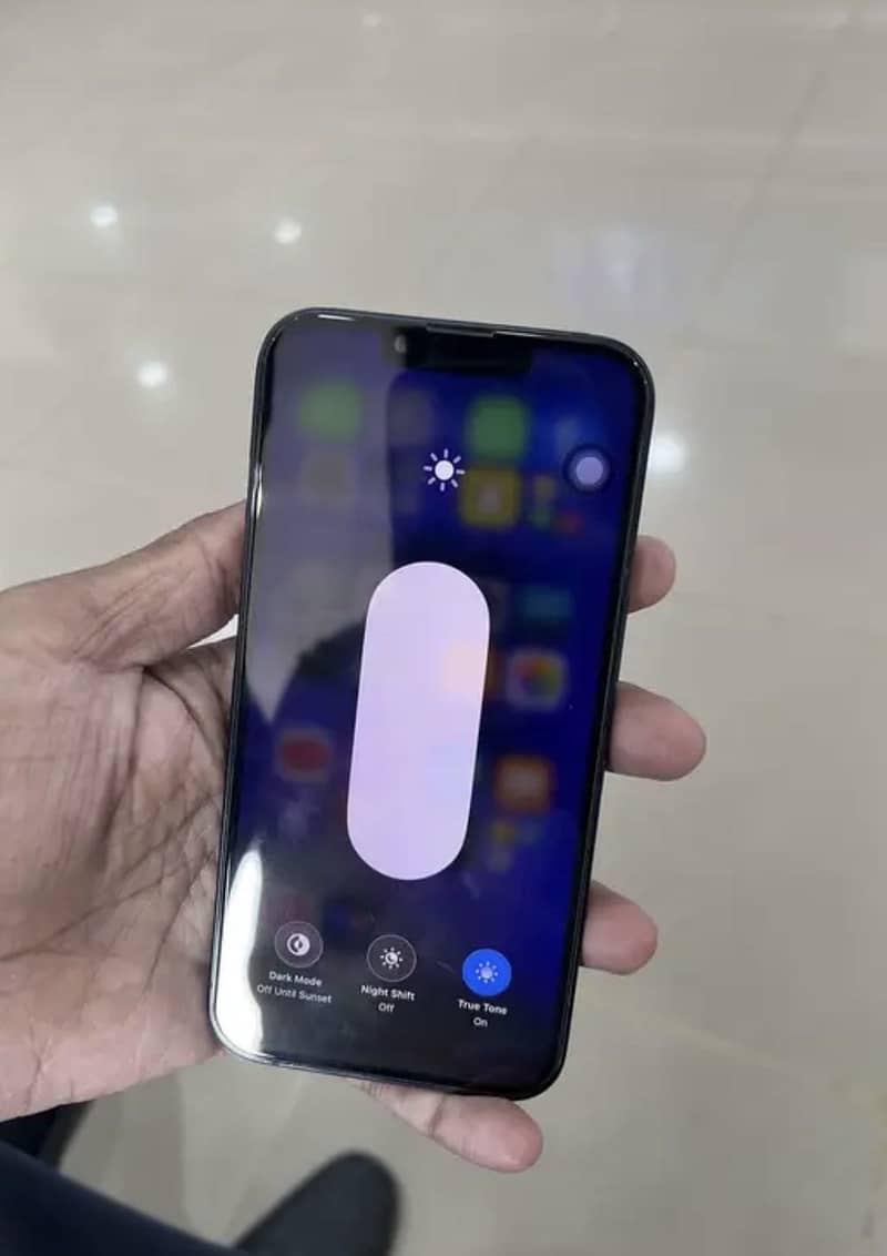 Apple iPhone 14 4
