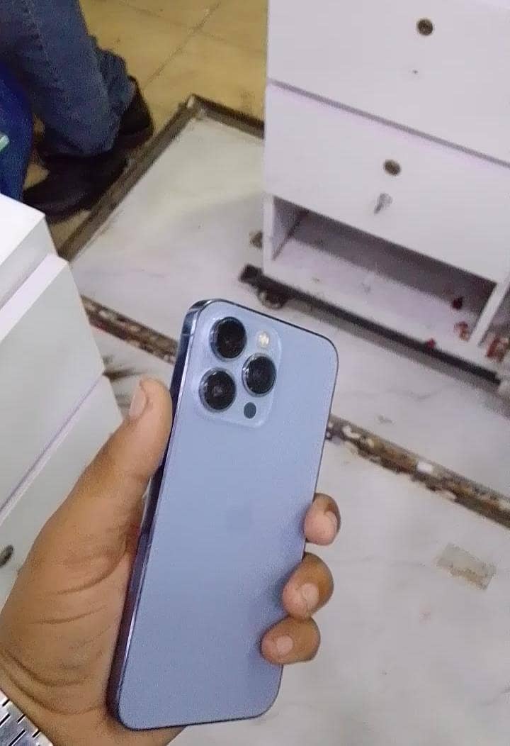 Apple iPhone 13 Pro 0