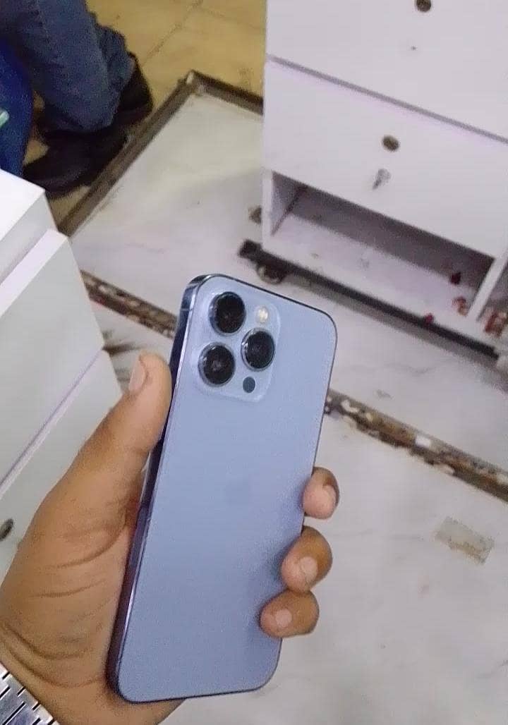 Apple iPhone 13 Pro 1