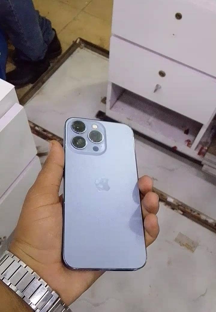 Apple iPhone 13 Pro 3