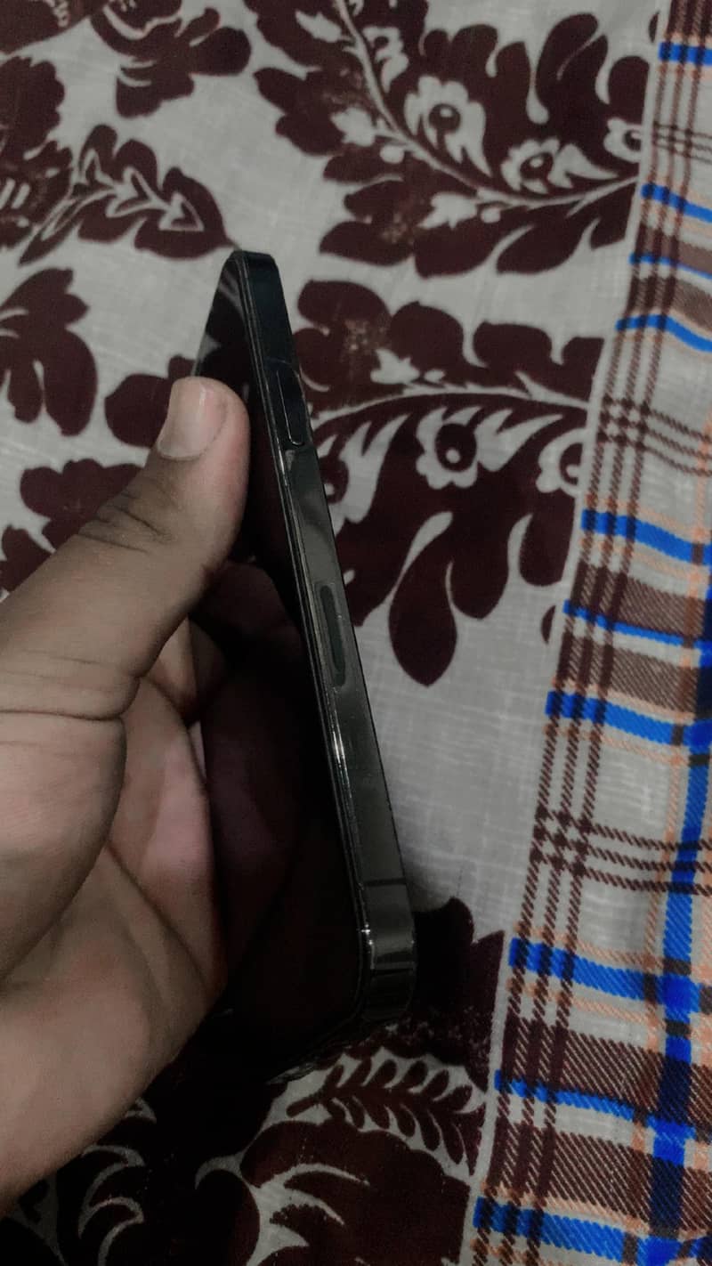 Apple iPhone 12 Pro 1