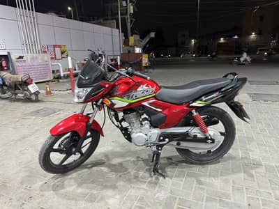 Honda CB 125F