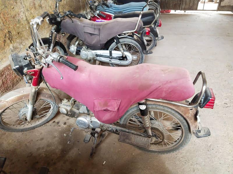 Honda CD70 1