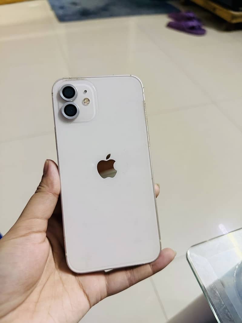 Apple iPhone 12 3