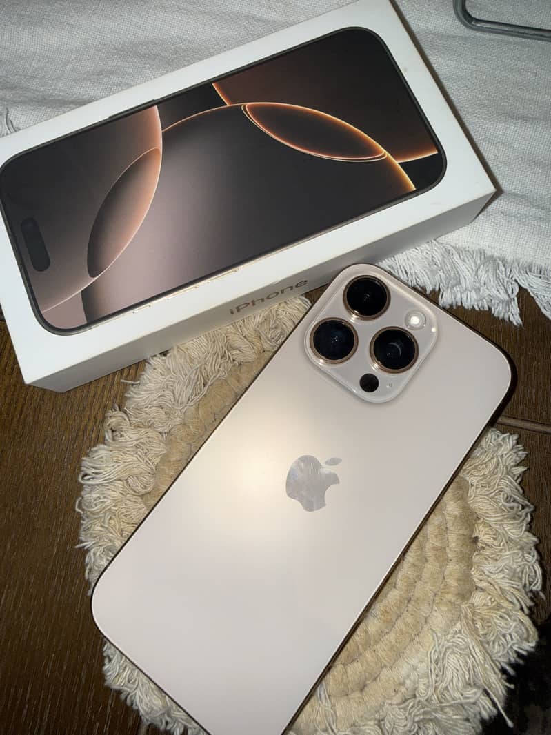 Apple iPhone 16 Pro 0