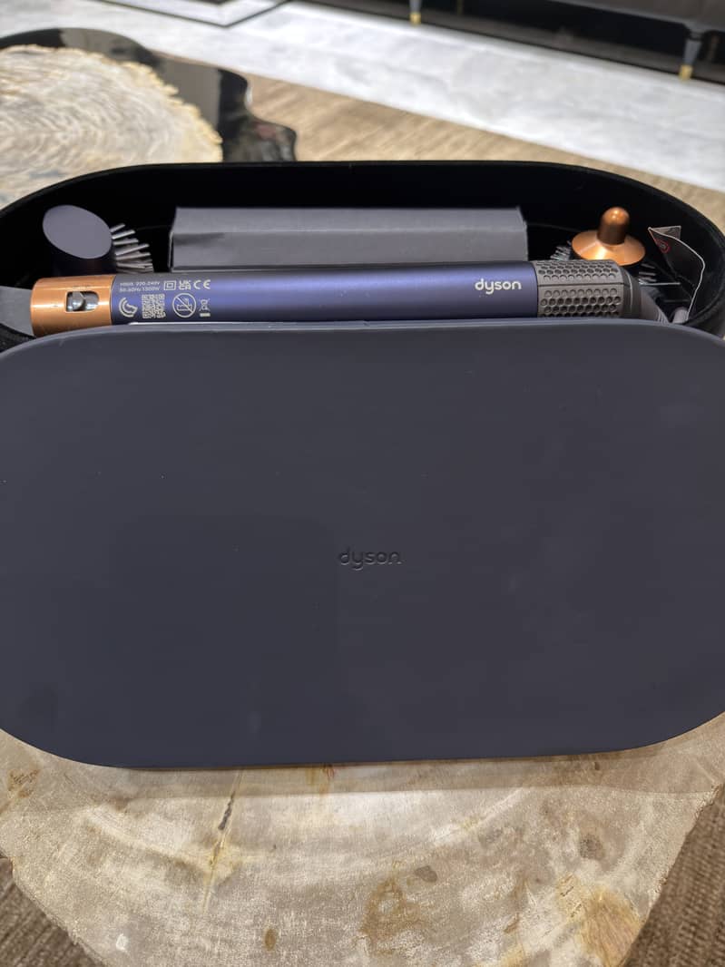 Dyson Airwrap 0