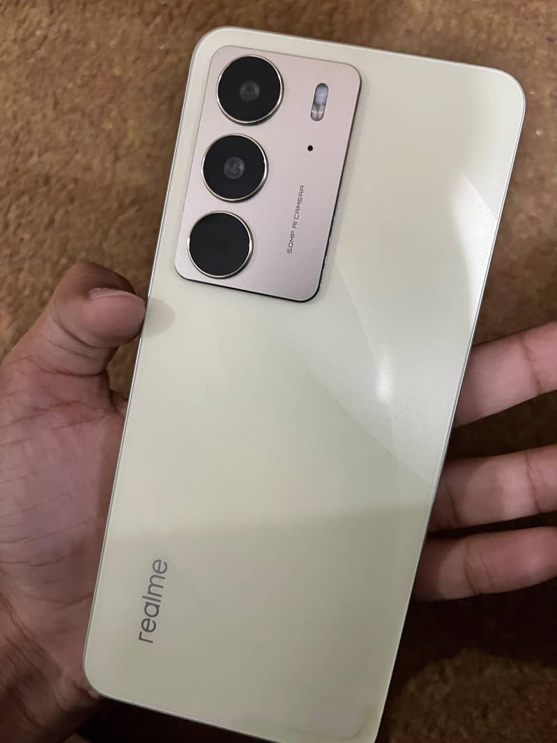 Realme C75 10