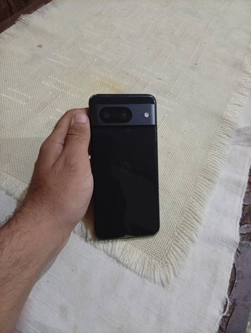 Google Pixel 8 4