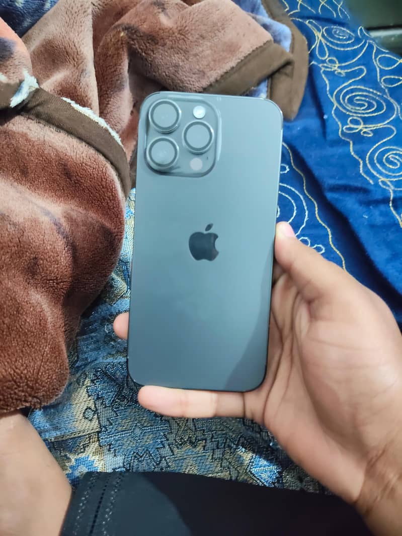 Apple iPhone 14 Pro Max 1