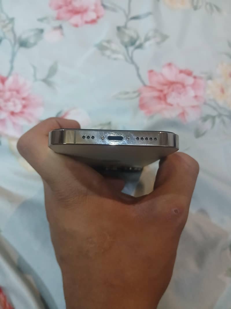 Apple iPhone 14 Pro 2
