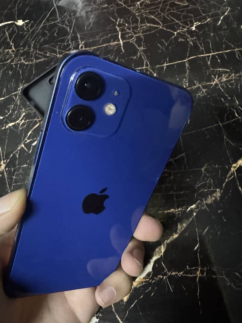 Apple iPhone 12 3