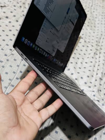 MacBook Pro 2019 16” inch | i7 | 32GB RAM | 512 SSD | Radeon Pro 5300M