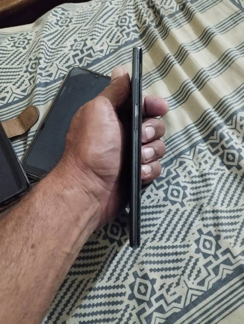 Samsung Mobile Note 10 Plus 6