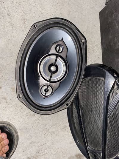New speakers just 1week used sony xplod speakers