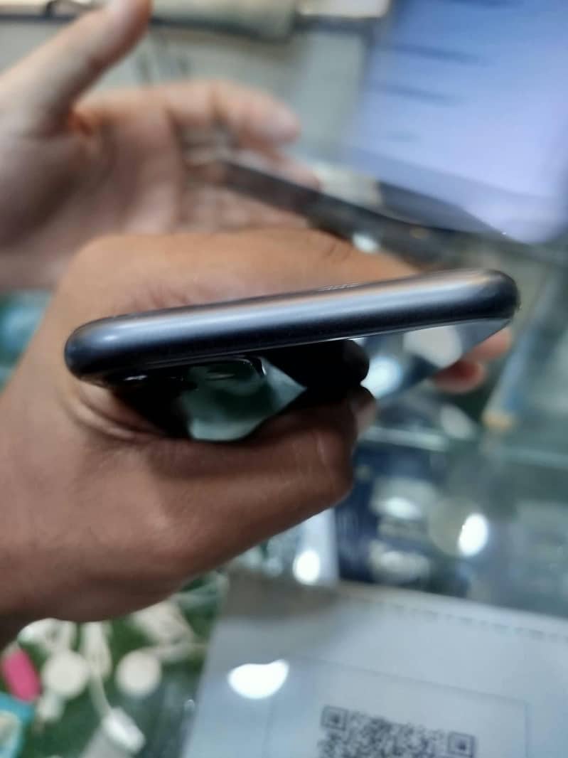 Apple iPhone 11 2