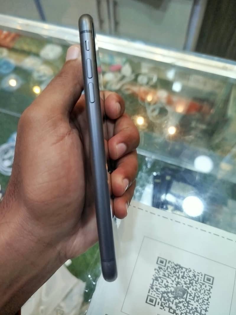 Apple iPhone 11 6