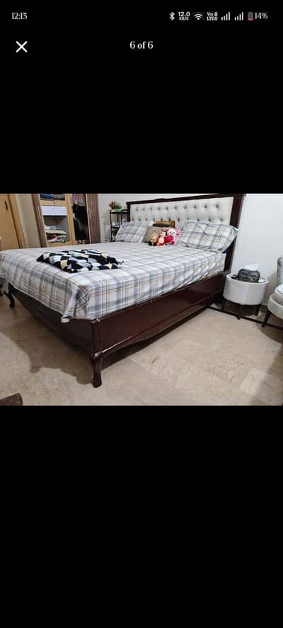 king size bed with dressing and side tables