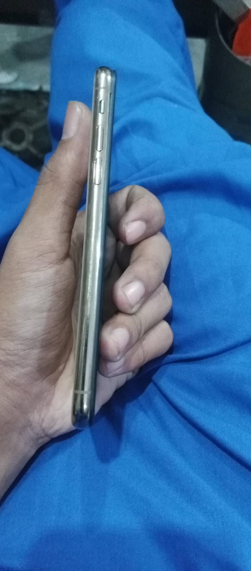 Apple iPhone XS 8