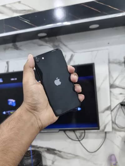 iPhone SE  all ok whatsapp number 03187385617